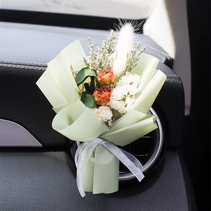 Trockenblumenstrauß für die Lüftungsschlitze im Auto