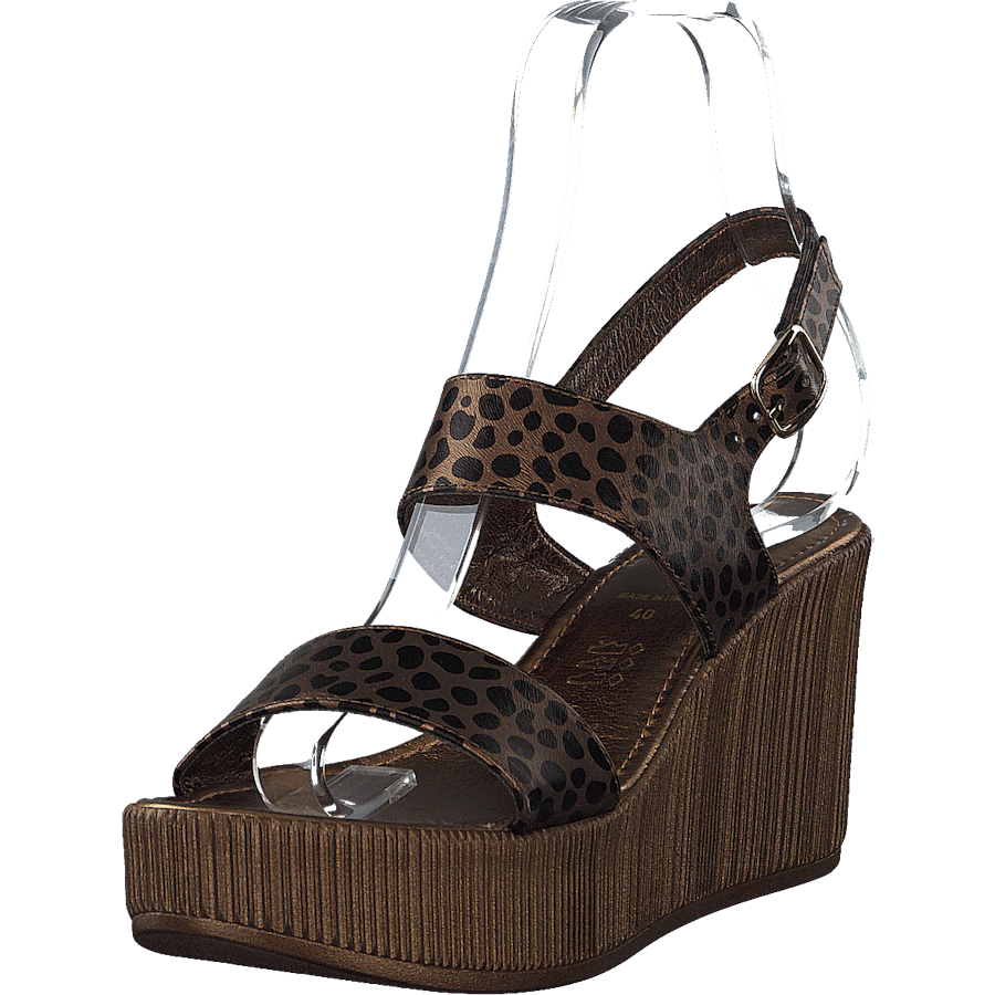 Leoonora5060 Light Chestnut