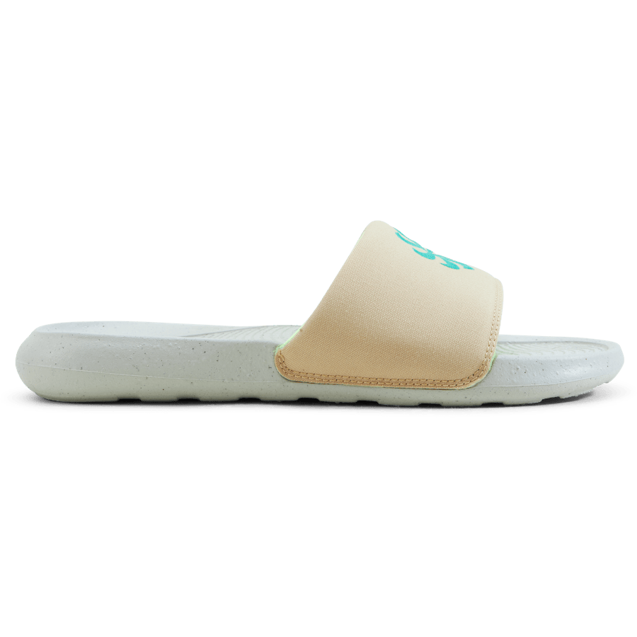 Nike Victori One