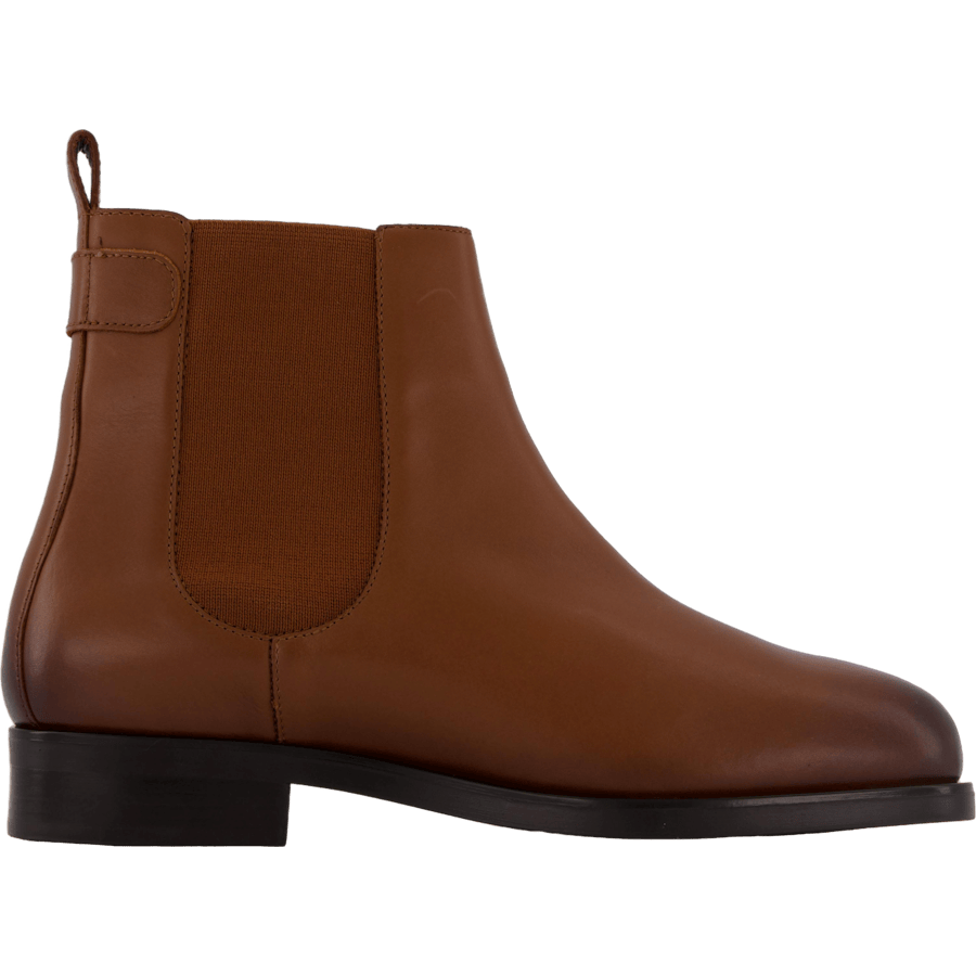 Th Stud Leather Low Chelsea Cognac Brown