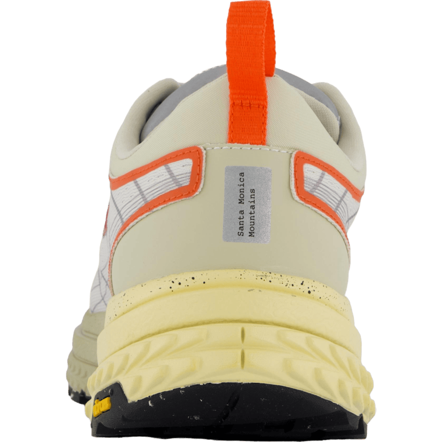 P22 Off White