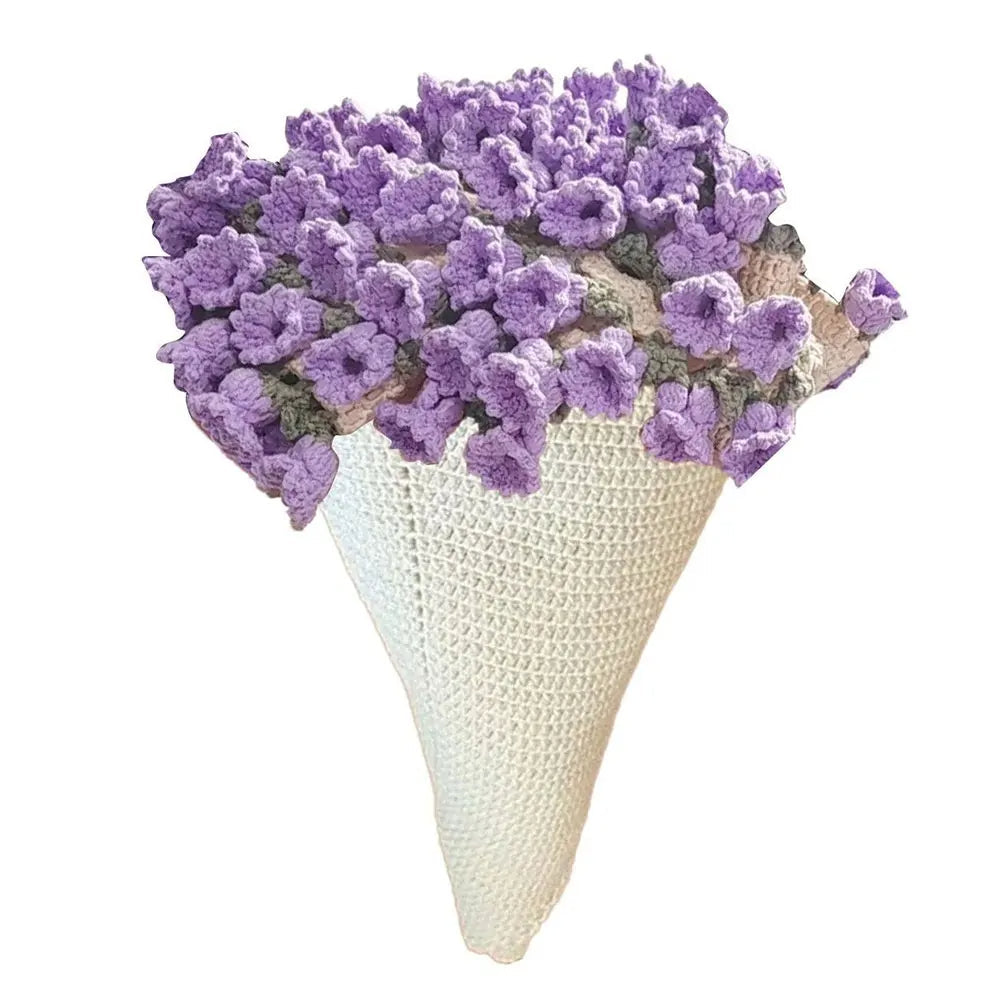 Häkeldecke mit Rosenstrauß