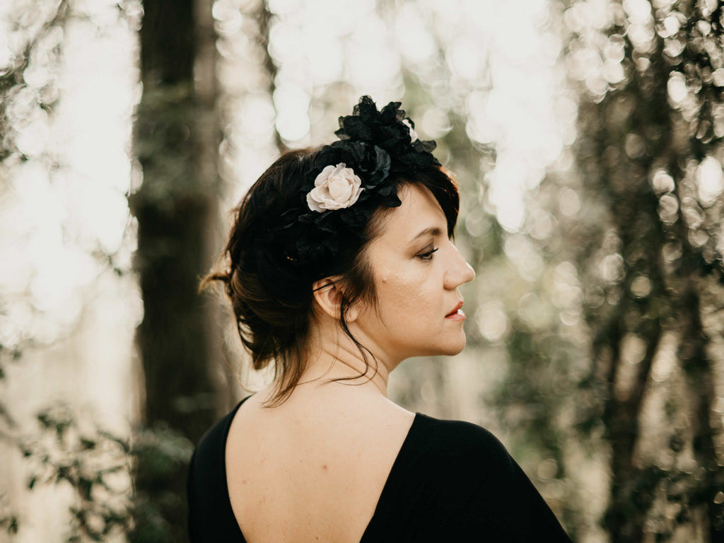 BLACK AND WHITE HEADBAND