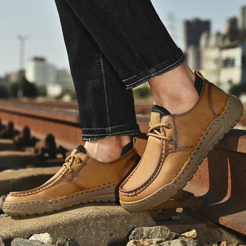 Men's Casual Leather Hand-Stitched Bottom Lightweight Low Top Shoes