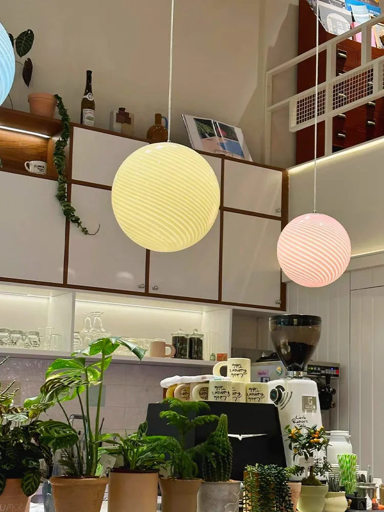 Handblown Swirl Hanging Lamp – Vintage-Inspired Design