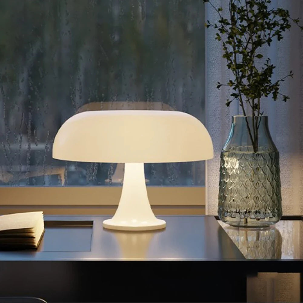 Minimalistische Pilz-Tischleuchte von dänischem Designer