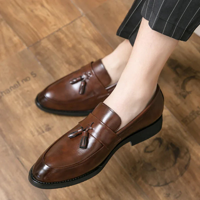 Casual Men Loafers Classic Tassel Men Leather Shoes