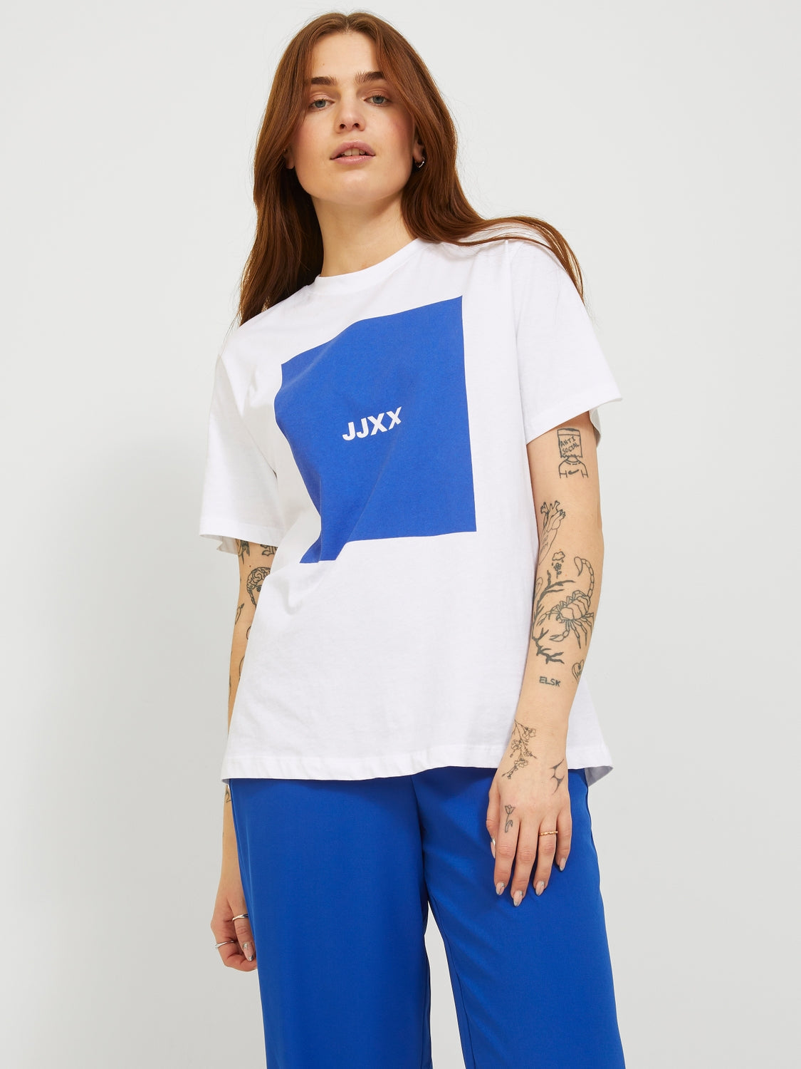 AMBER SS RELAXED SQUARE T-SHIRT