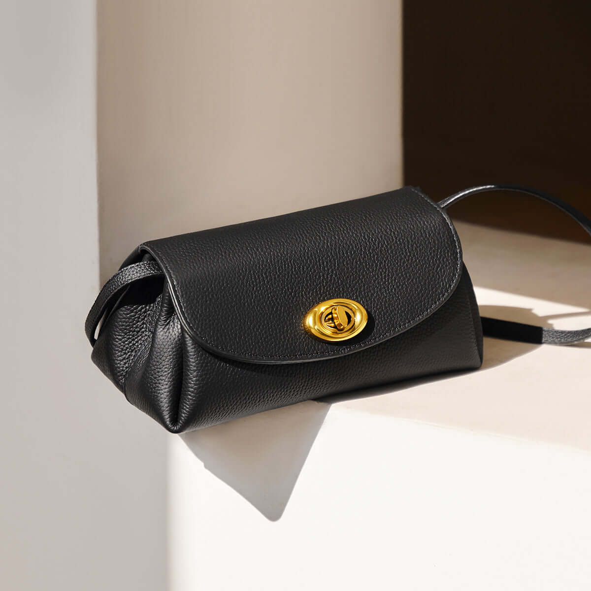 Baguette Twist Lock Leather Shoulder Bag-3