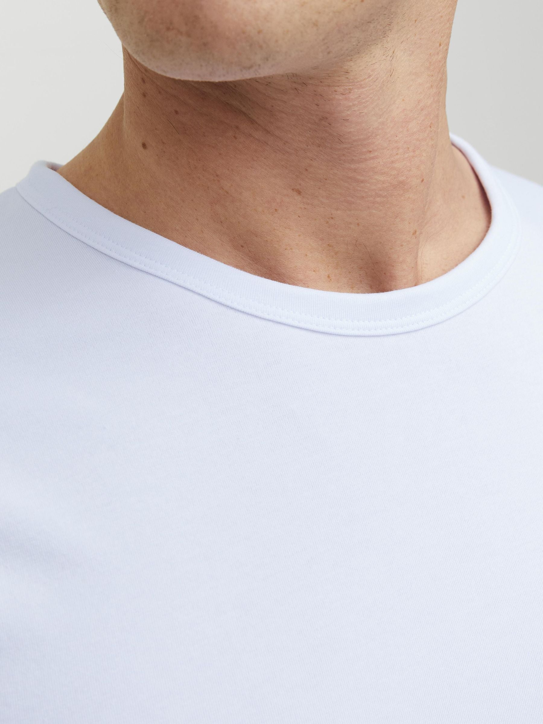 Basic-Rundhals-T-Shirt