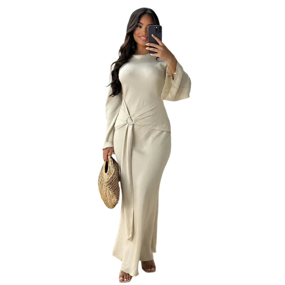 Elegant Solid Color Round-Neck Long-Sleeved Dress