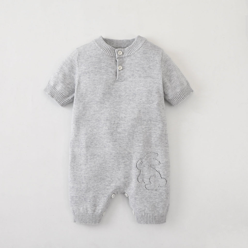 Baby Unisex Strick-Strampler aus 100% Baumwolle mit ausgeschnittenem Hasenmotiv im Sommeroutfit